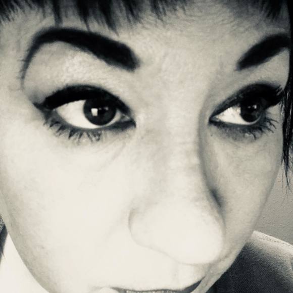 Meet your Posher, Melissa - Picture 1 of 1